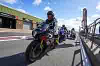 Middle Group Silver_Grey Bikes